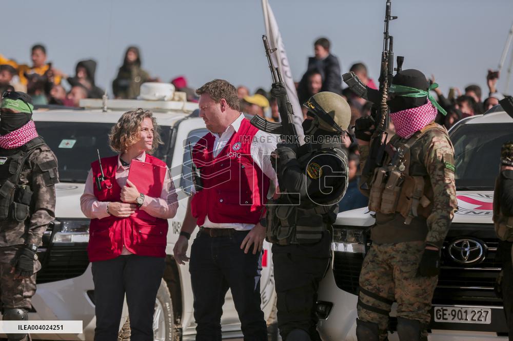 Hamas Transfers Israeli Hostages - Gaza