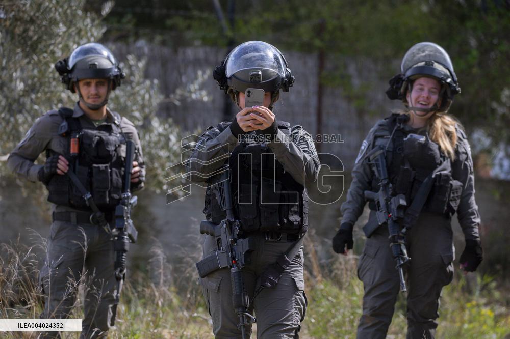 Israel Army Raids Nablus Amid Ongoing West Bank Offensive