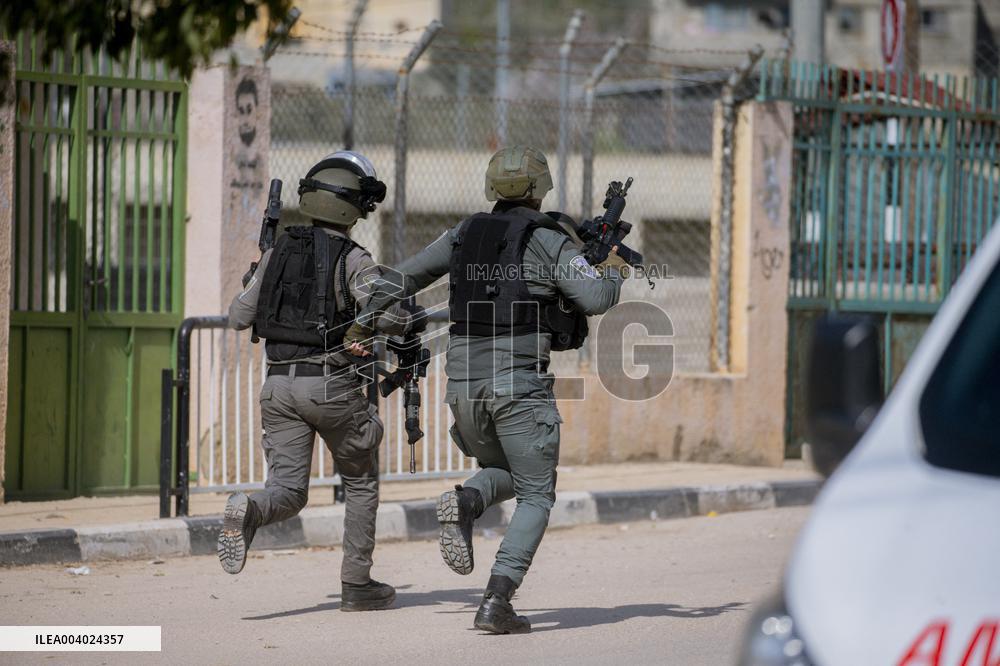 Israel Army Raids Nablus Amid Ongoing West Bank Offensive