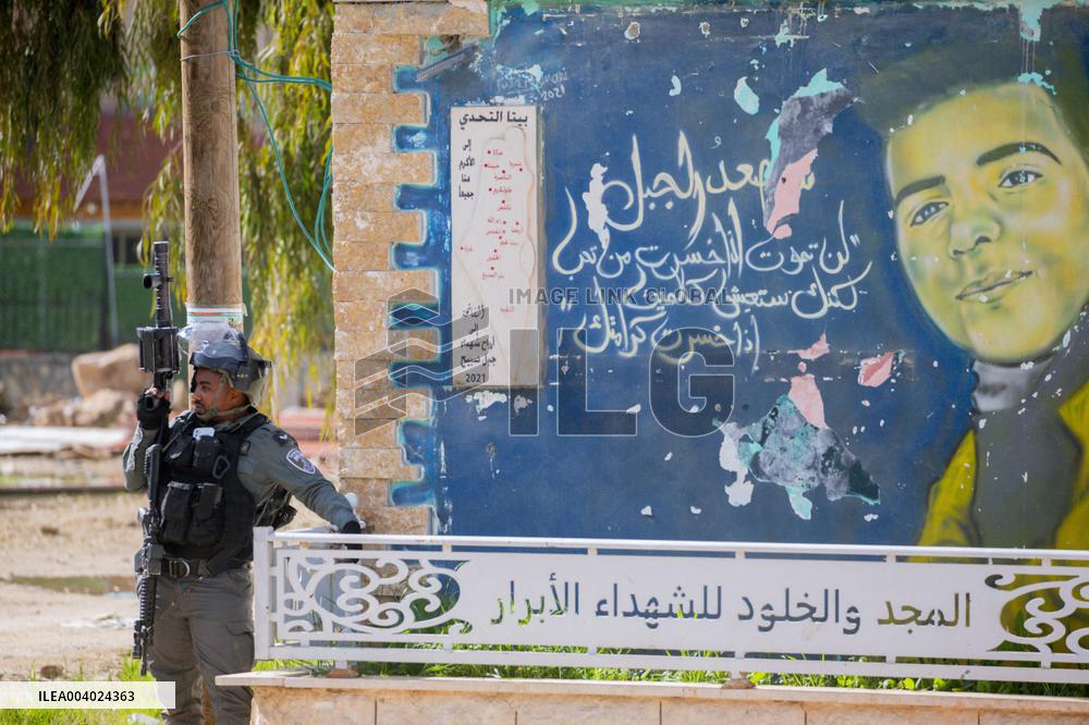 Israel Army Raids Nablus Amid Ongoing West Bank Offensive