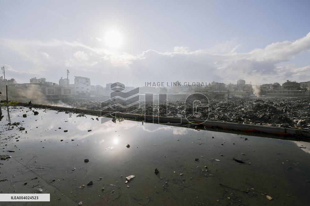 Historic Firas Commercial Market Turned Into The Largest Landfill In Gaza