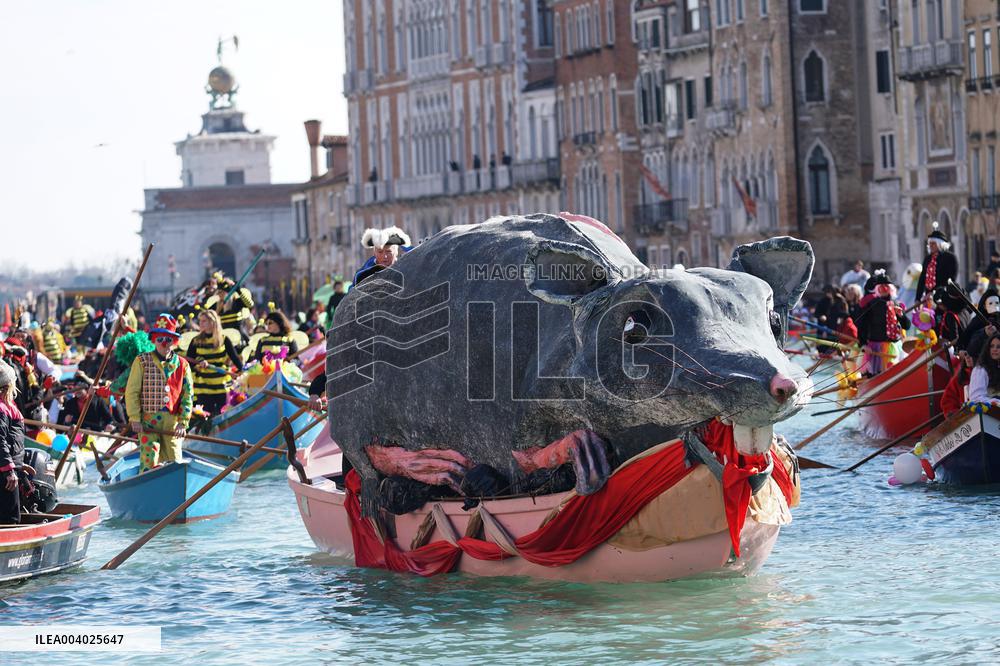 Pantegana Sail Parade In Venice
