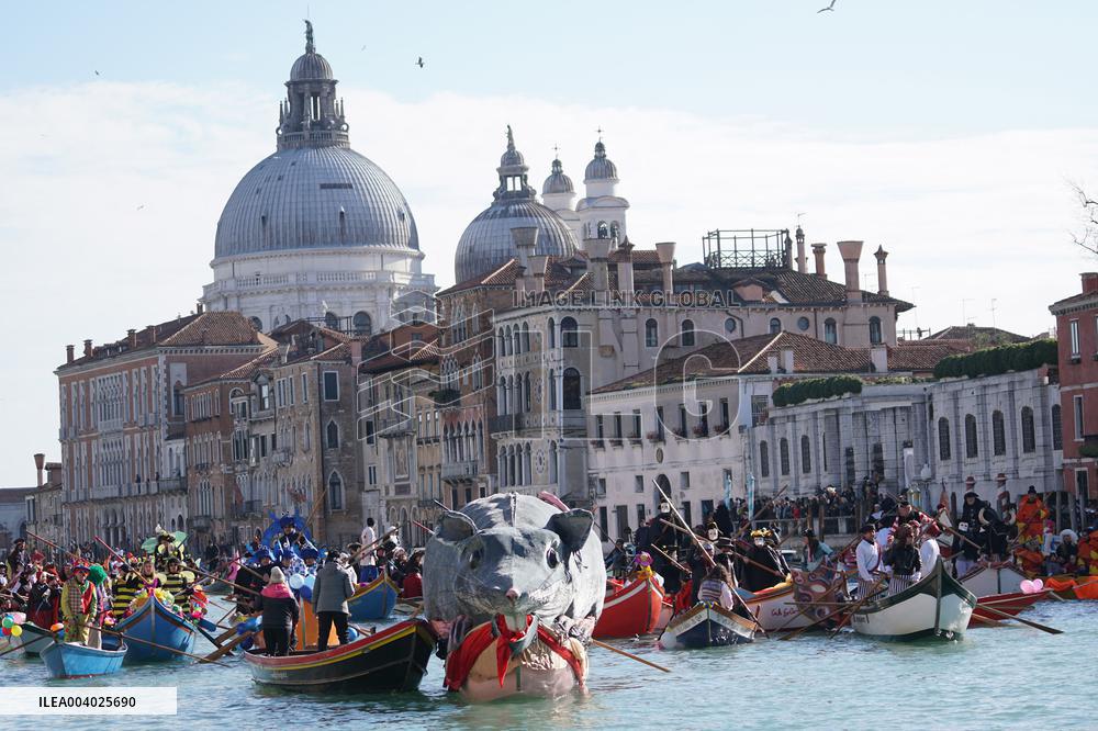 Pantegana Sail Parade In Venice