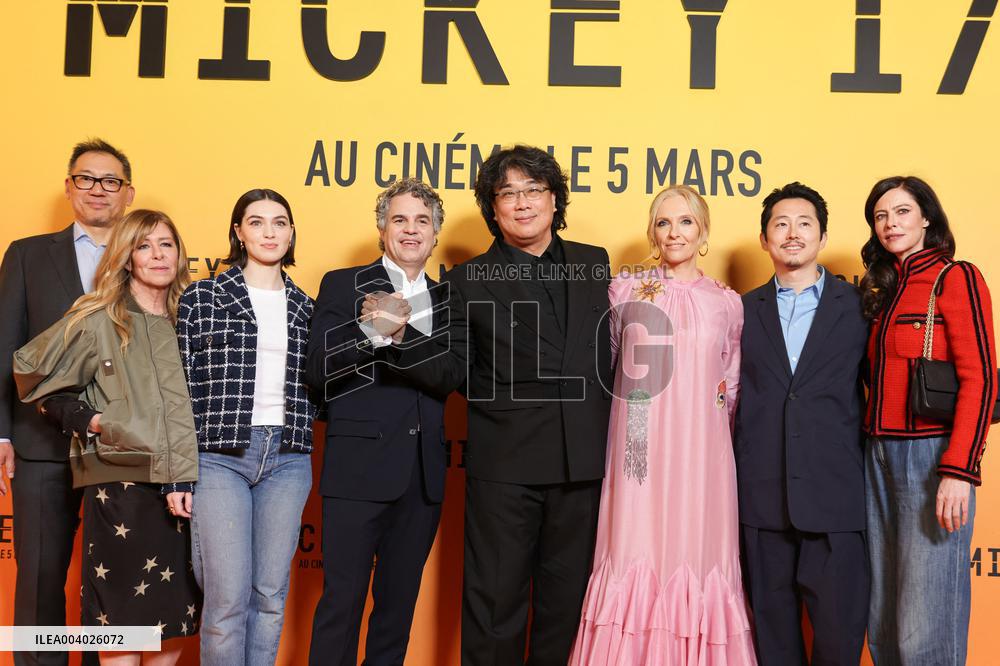 Mickey 17 Premiere - Paris