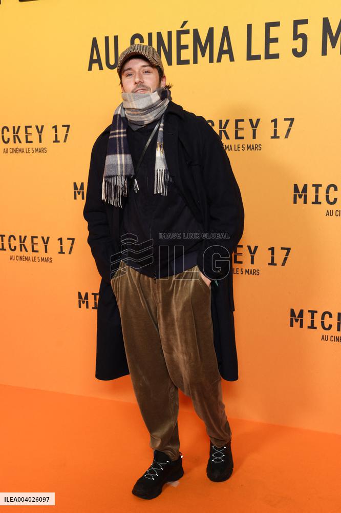 Mickey 17 Premiere - Paris