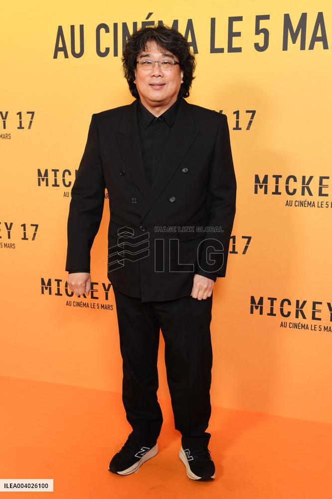 Mickey 17 Premiere - Paris