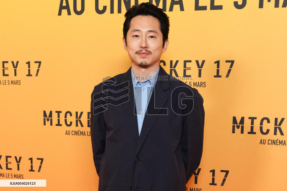 Mickey 17 Premiere - Paris