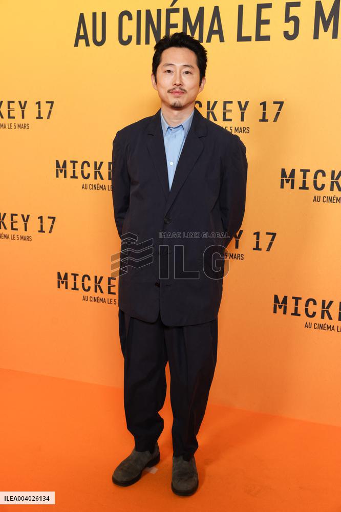 Mickey 17 Premiere - Paris