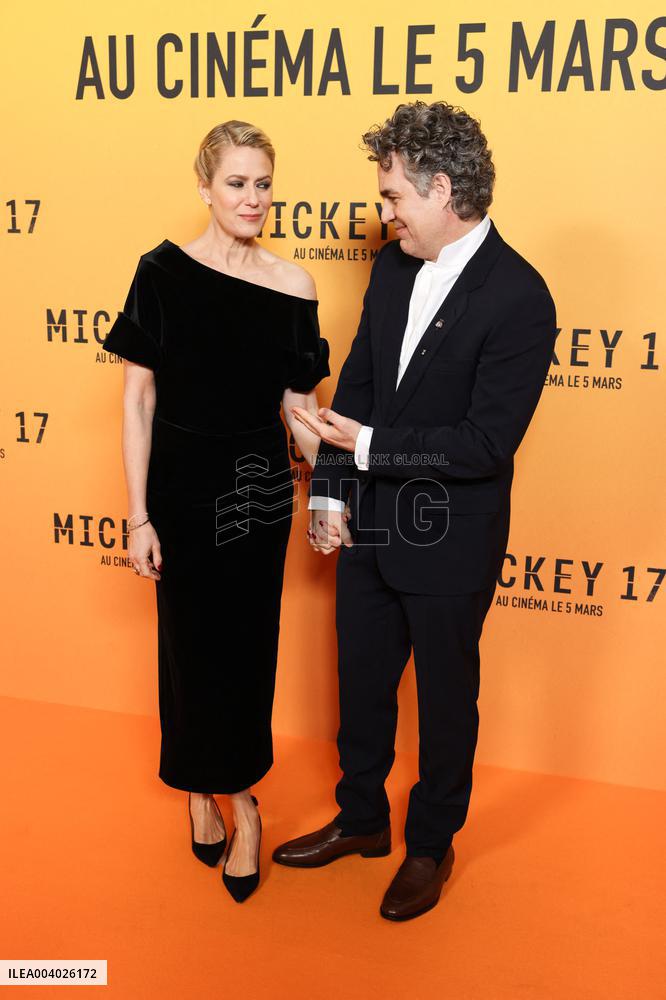 Mickey 17 Premiere - Paris
