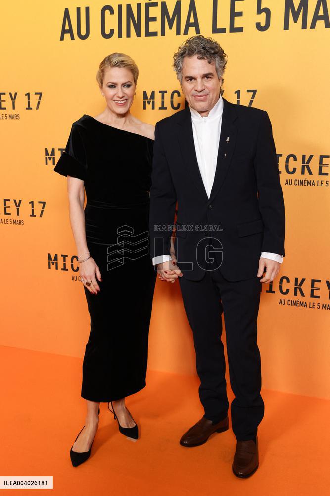 Mickey 17 Premiere - Paris