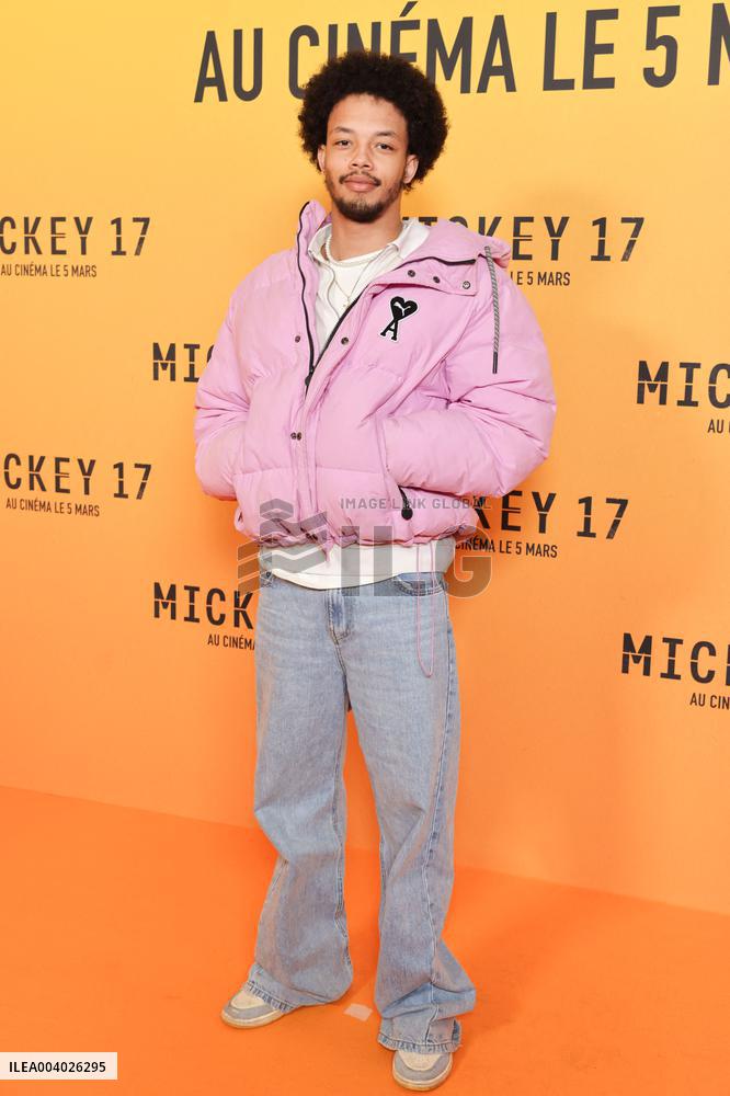 Mickey 17 Premiere - Paris