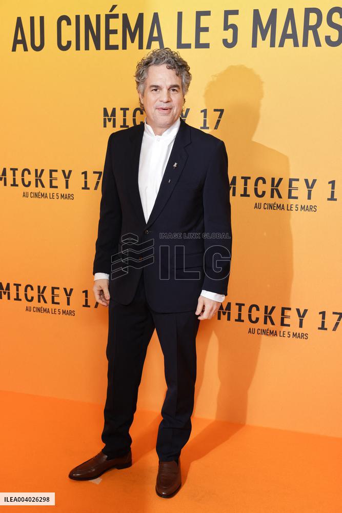 Mickey 17 Premiere - Paris