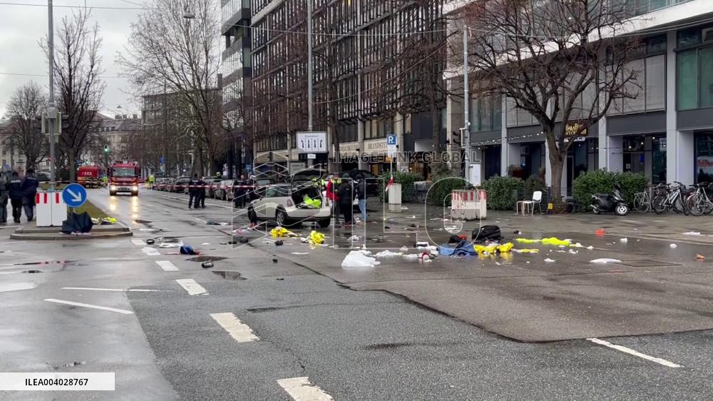 [Breaking News]Car drives into crowd in Munich