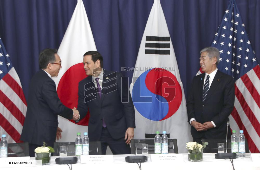 Japan-U.S.-S. Korea foreign ministerial talks