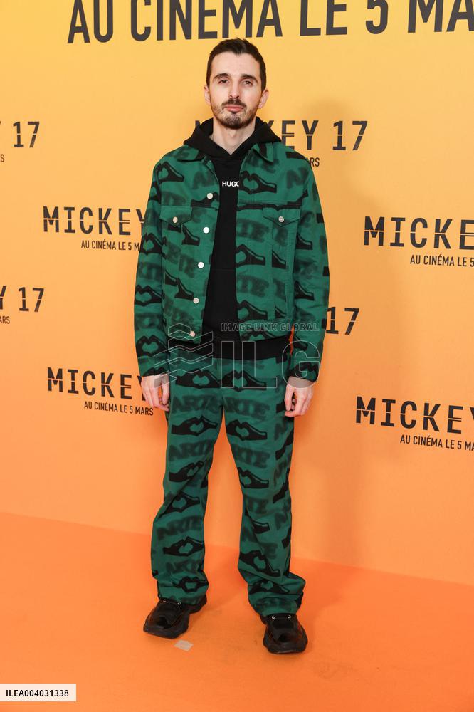 Mickey 17 Premiere - Paris