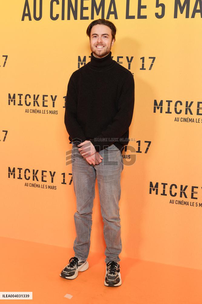 Mickey 17 Premiere - Paris
