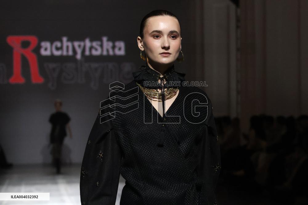 Khrystyna Rachytska presents new collection at UFW in Kyiv
