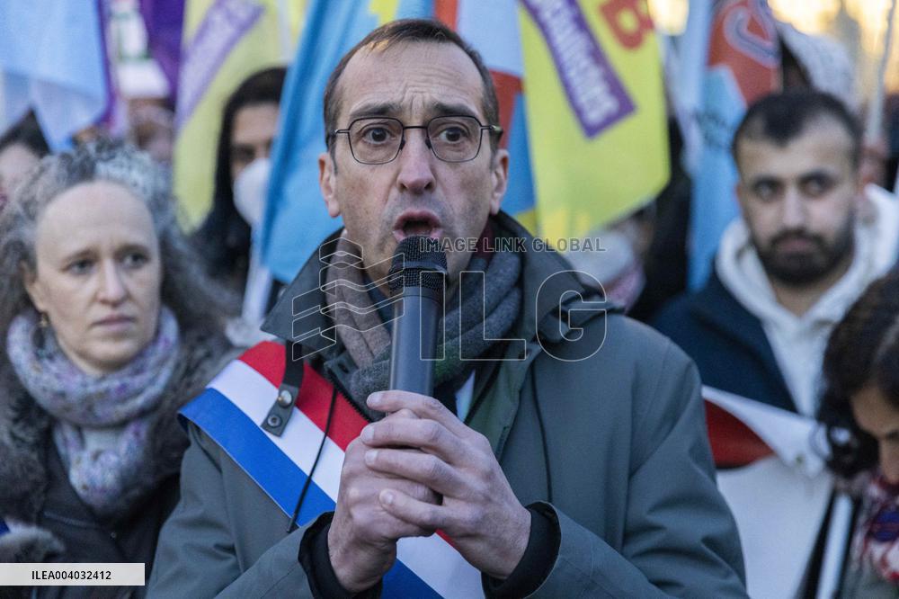 Kurdish People Demonstrate To Protest Over Far-Right Attack - Paris