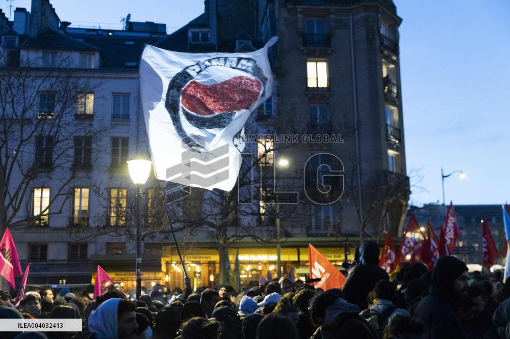 Kurdish People Demonstrate To Protest Over Far-Right Attack - Paris
