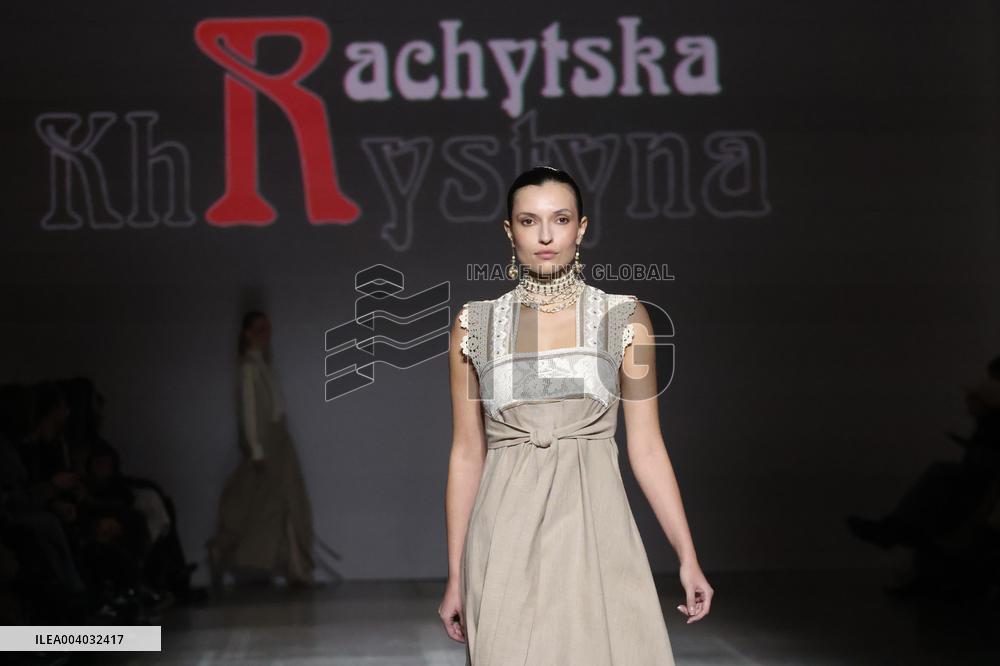 Khrystyna Rachytska presents new collection at UFW in Kyiv