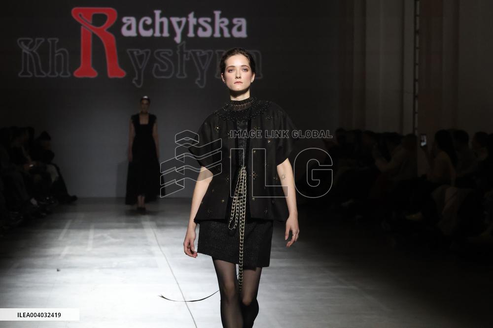 Khrystyna Rachytska presents new collection at UFW in Kyiv