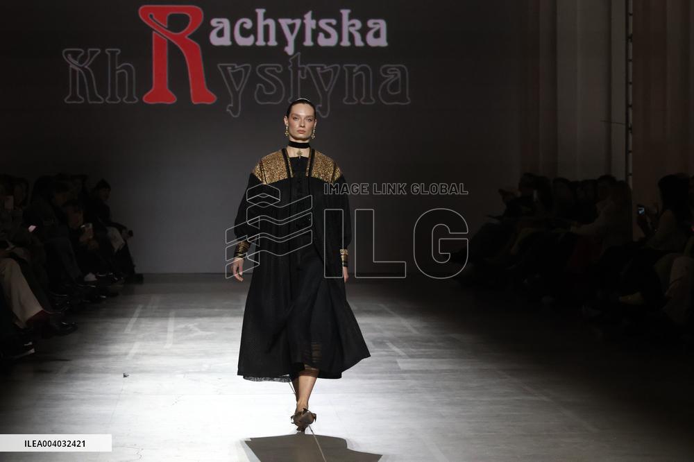 Khrystyna Rachytska presents new collection at UFW in Kyiv