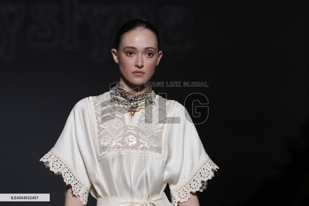 Khrystyna Rachytska presents new collection at UFW in Kyiv