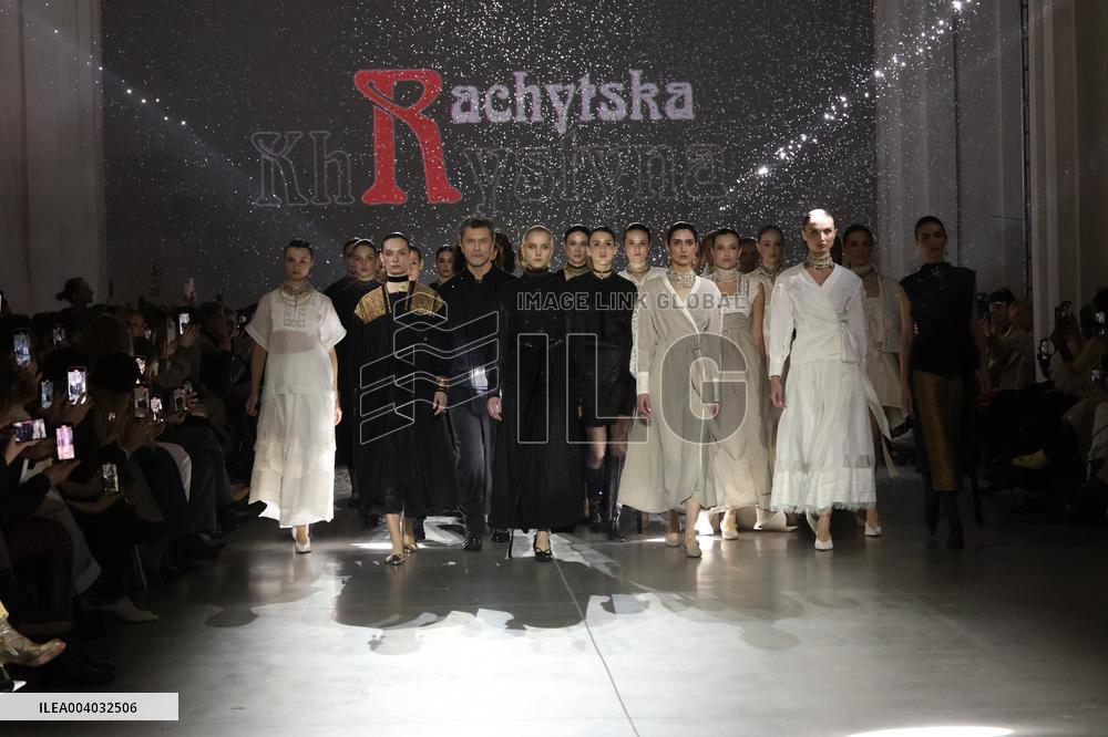 Khrystyna Rachytska presents new collection at UFW in Kyiv