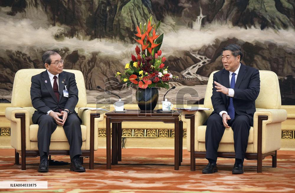 Keidanren chairman in Beijing