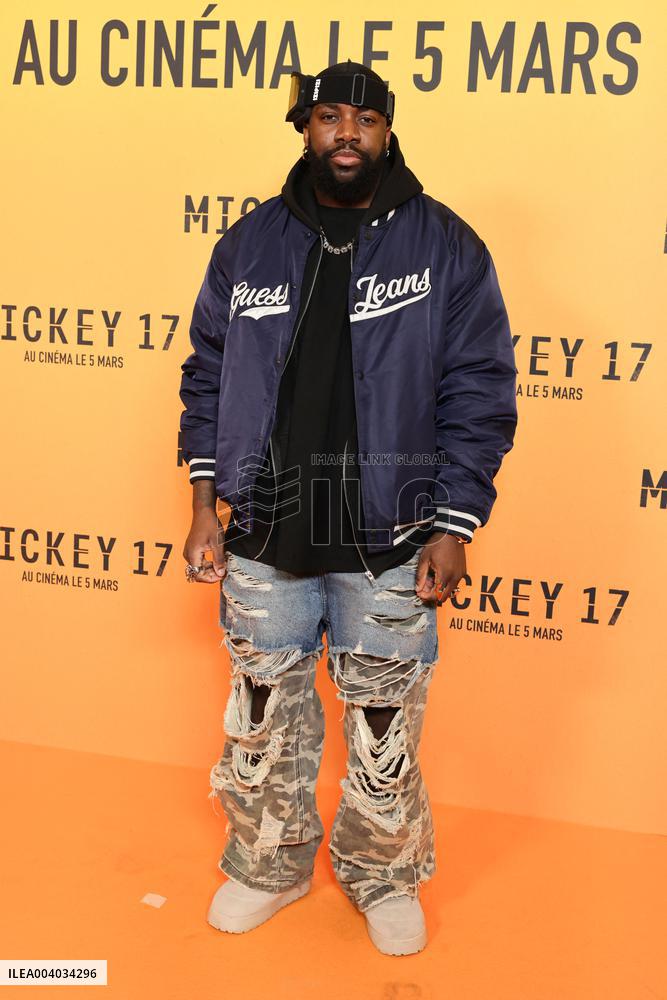 Mickey 17 Premiere - Paris
