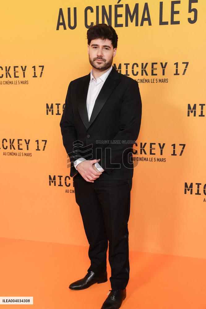 Mickey 17 Premiere - Paris