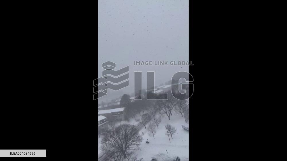 Canada: Toronto Sees More Snow After Consecutive Snowstorms