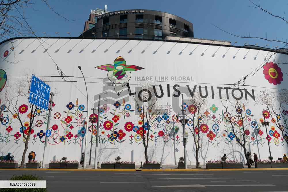 Giant LV AD in Shanghai