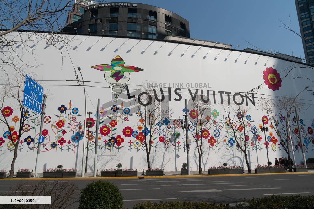 Giant LV AD in Shanghai
