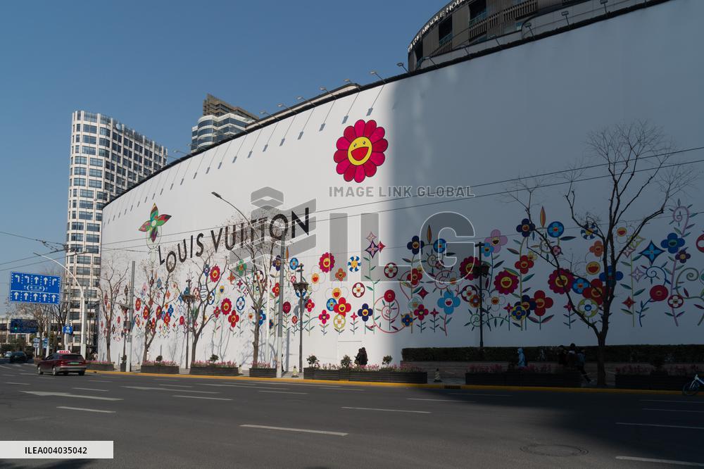 Giant LV AD in Shanghai
