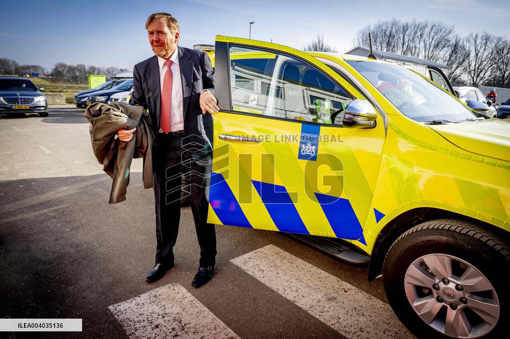 King Willem-Alexander visits the renovation of A16 - Rotterdam