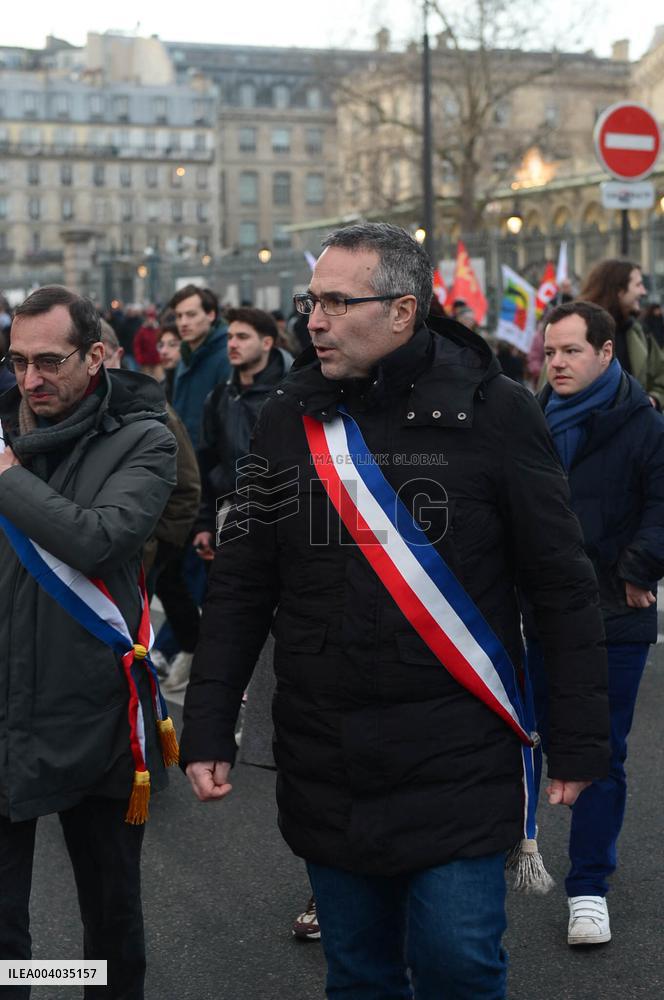 Kurdish People Demonstrate To Protest Over Far-Right Attack - Paris