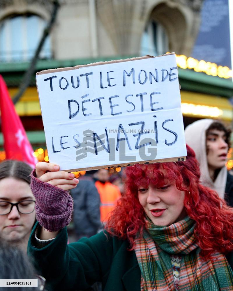 Kurdish People Demonstrate To Protest Over Far-Right Attack - Paris