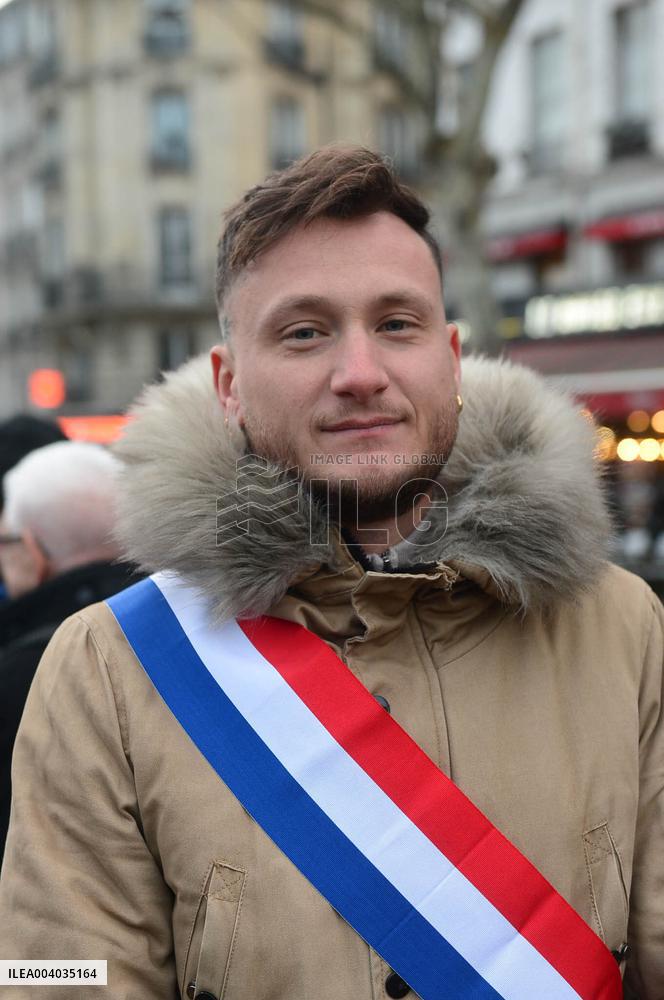 Kurdish People Demonstrate To Protest Over Far-Right Attack - Paris