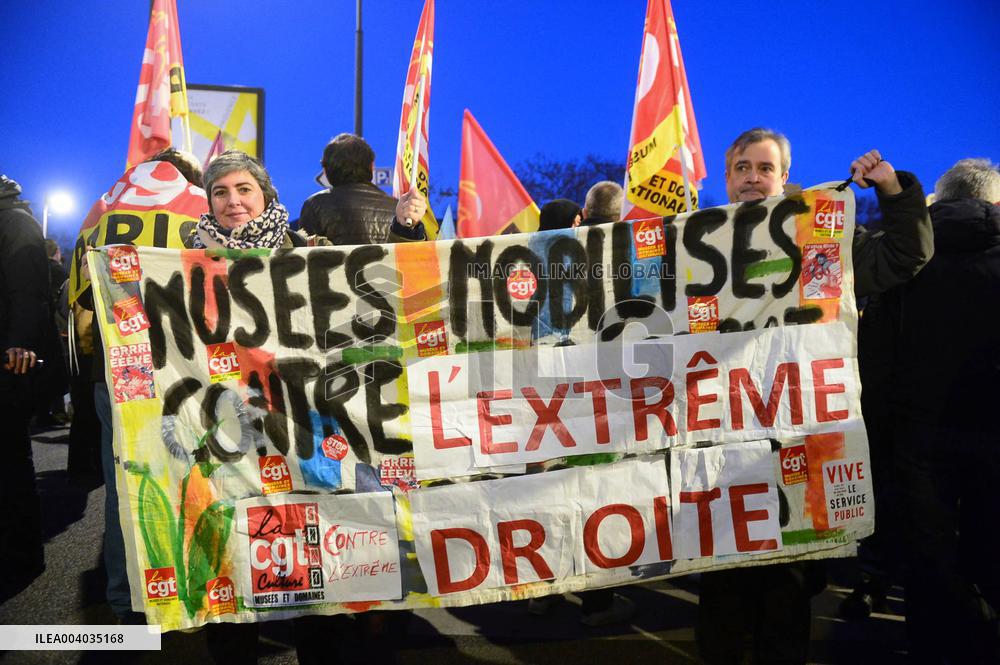 Kurdish People Demonstrate To Protest Over Far-Right Attack - Paris