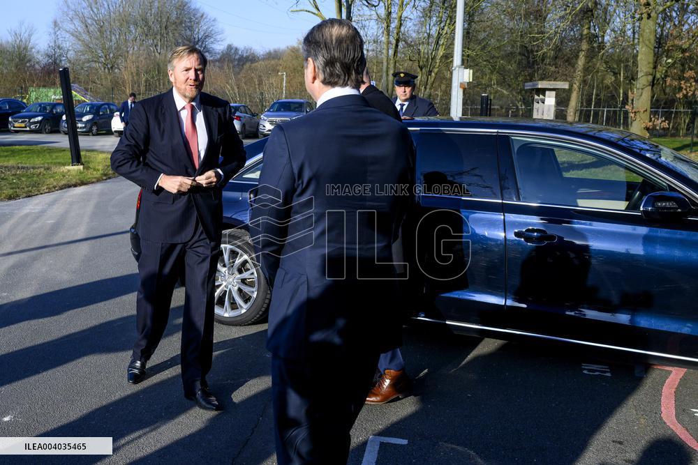 King Willem-Alexander visits the renovation of A16 - Rotterdam