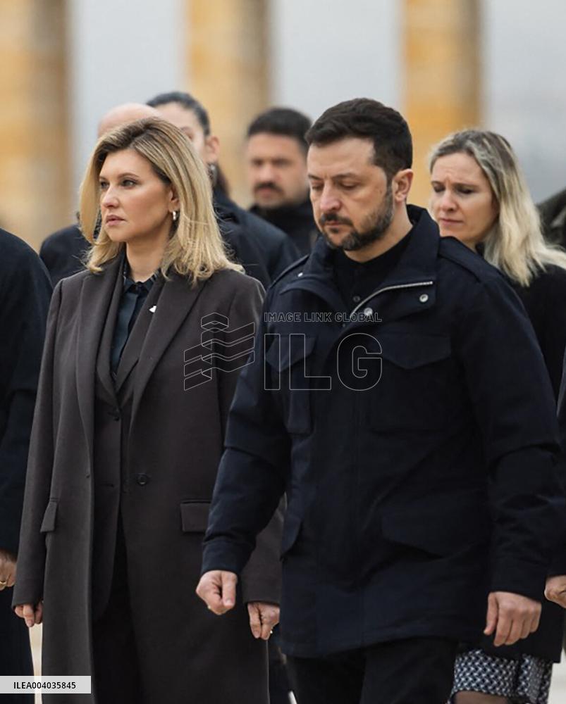 Volodymyr Zelensky and wife Visit Mausoleum of Ataturk - Ankara