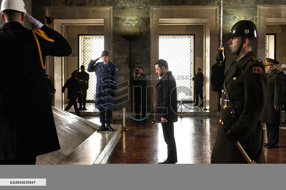 Volodymyr Zelensky and wife Visit Mausoleum of Ataturk - Ankara