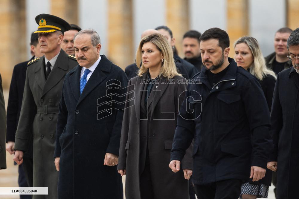 Volodymyr Zelensky and wife Visit Mausoleum of Ataturk - Ankara