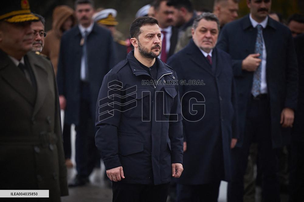 Volodymyr Zelensky and wife Visit Mausoleum of Ataturk - Ankara