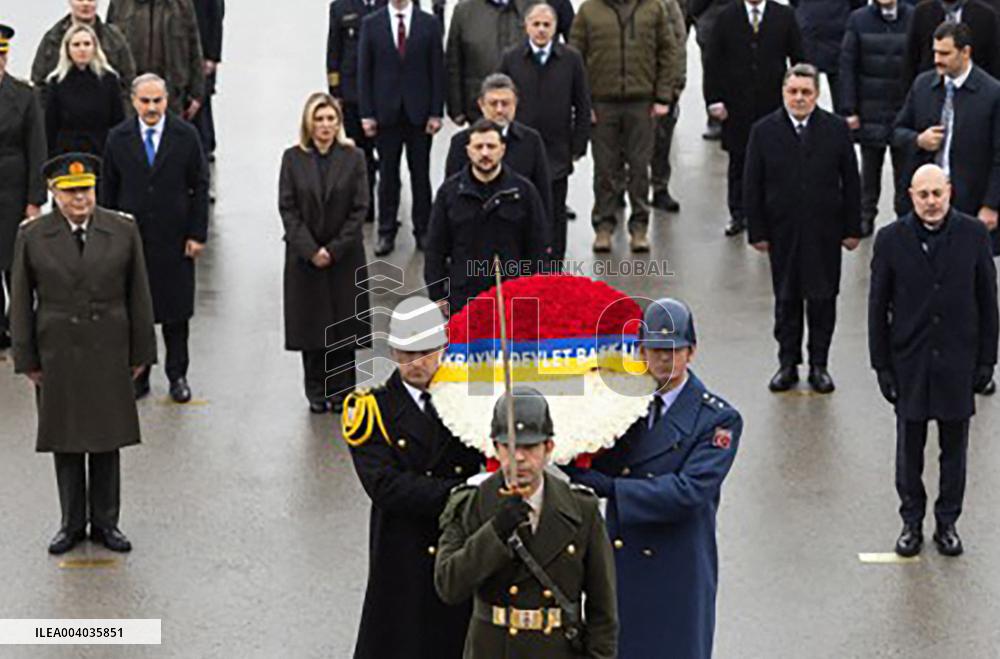 Volodymyr Zelensky and wife Visit Mausoleum of Ataturk - Ankara