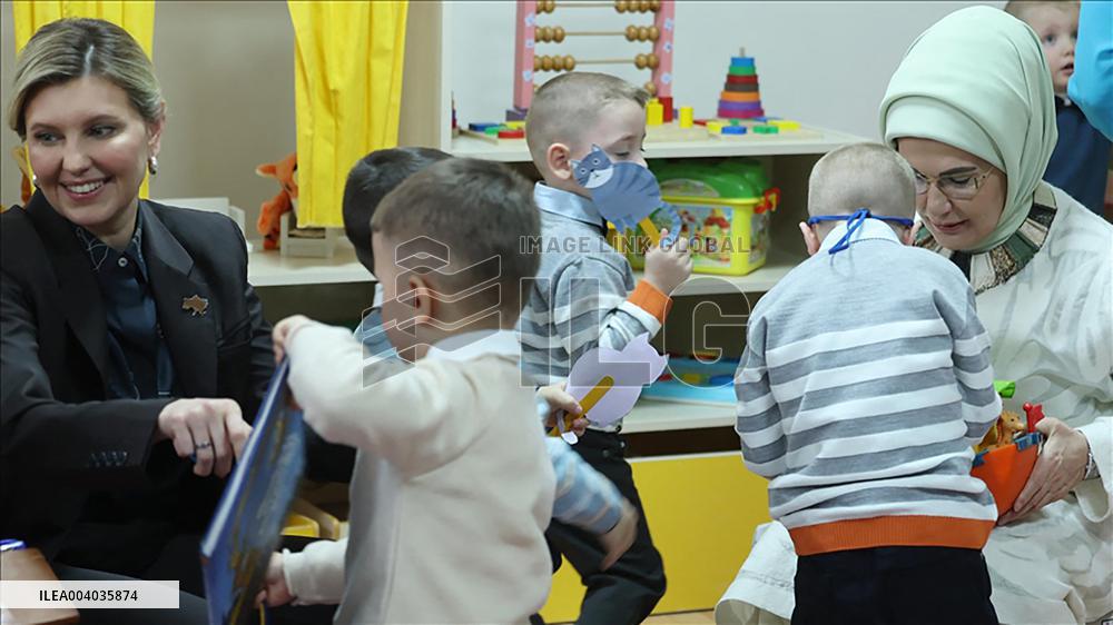 Olena Zelenska and Emine Erdogan visit war-victim children - Ankara