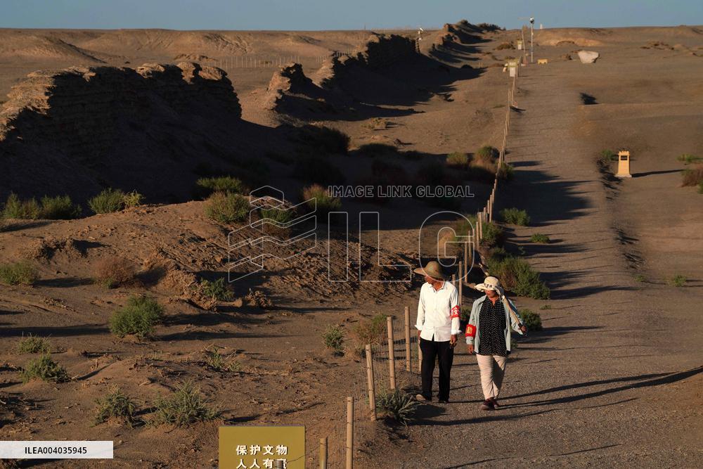 Mingsha Mountain Crescent Spring Scenic Spot - China
