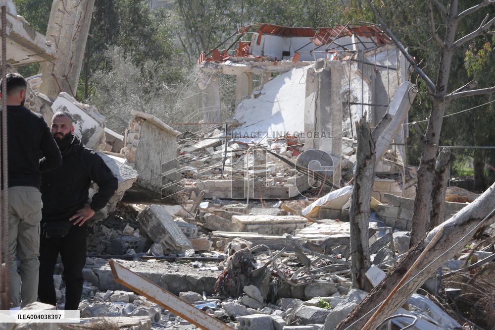 Israeli Army Withdrew from Border Areas of Southern Lebanon