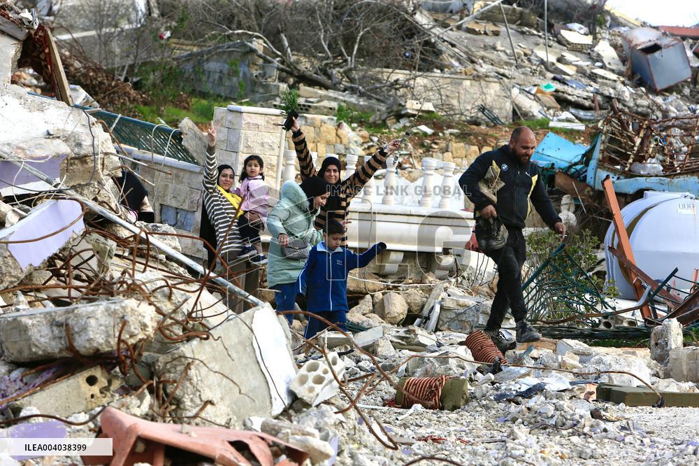 Israeli Army Withdrew from Border Areas of Southern Lebanon